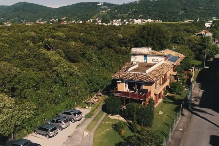Localizacao privilegiada em meio a natureza da Lagoa da Conceicao