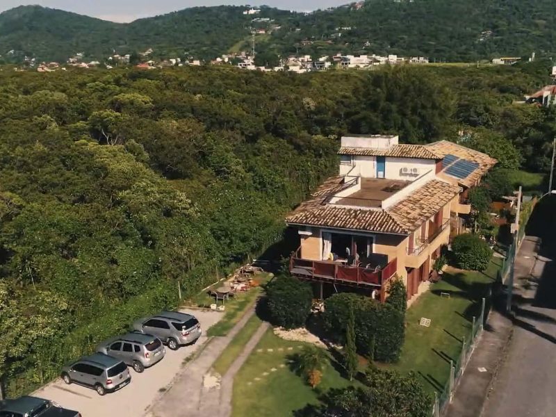 Localizacao privilegiada em meio a natureza da Lagoa da Conceicao